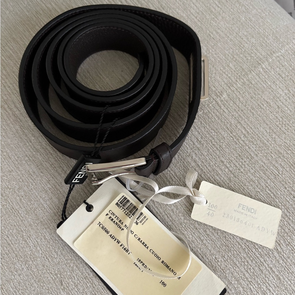 Fendi Black Leather Belt with Sleek Minimalist Design
